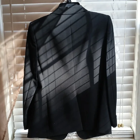 Armani Collezioni Women's Black Blazer - Made In Italy - Picture 3 of 14